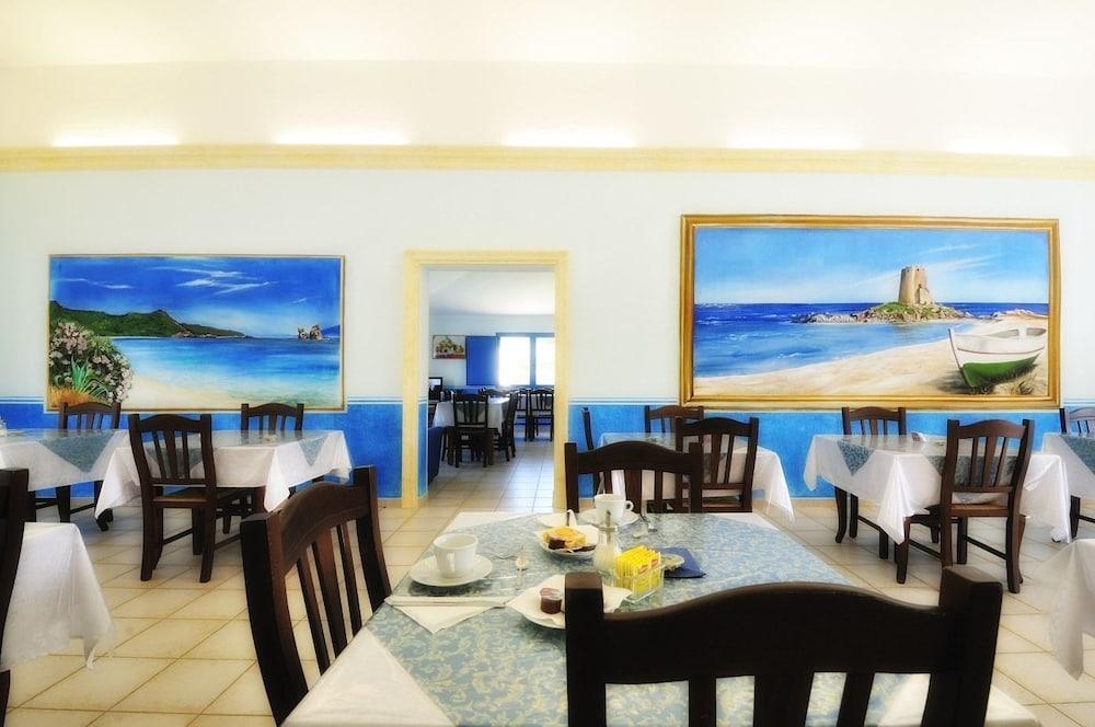 Hotel Baia Cea Bari Sardo Kültér fotó