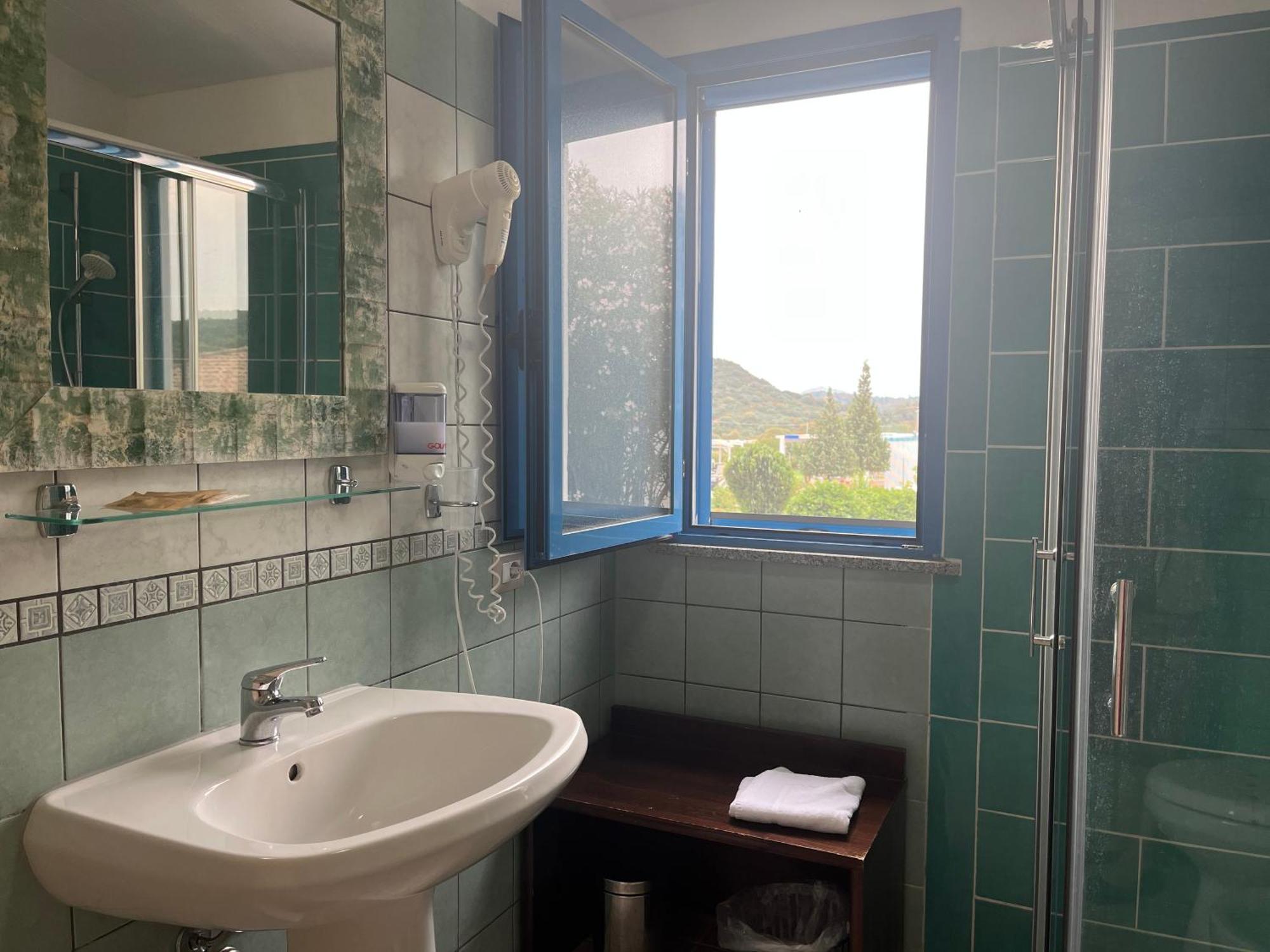 Hotel Baia Cea Bari Sardo Kültér fotó