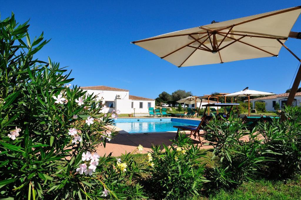 Hotel Baia Cea Bari Sardo Kültér fotó